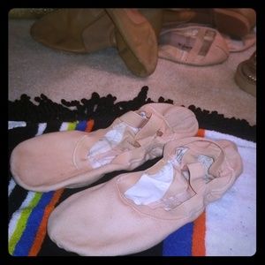Bloch Canvas Split Sole Ballet Shoes Size 4